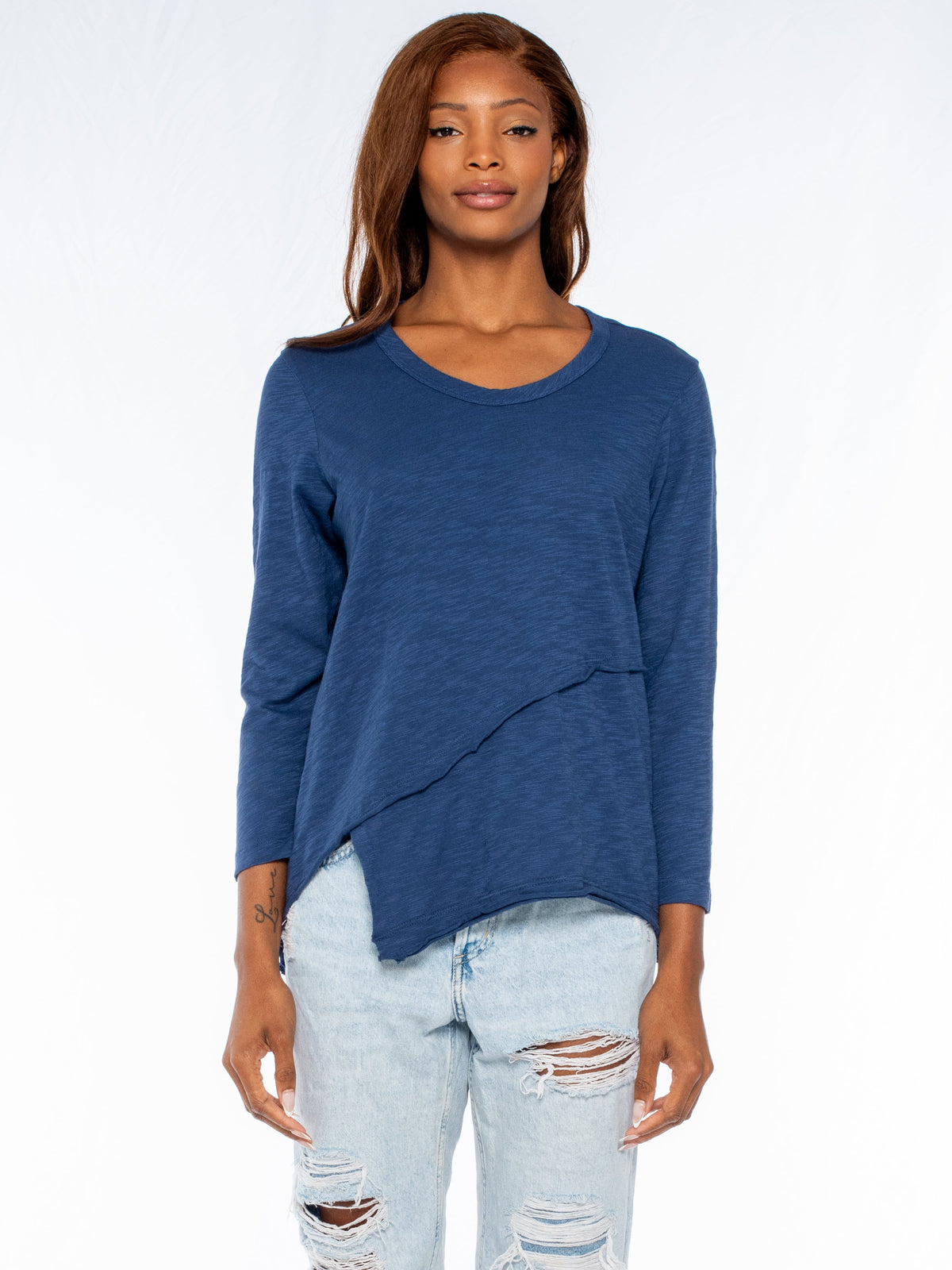 Crew 3/4 Sleeve EZ Cross Over Hem Shirt